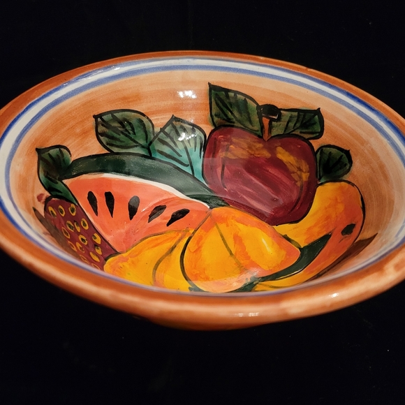 Mexican Hand Painted Pottery Fruit Bowl Signed by Artist. Bowl has multicolored - Picture 2 of 7
